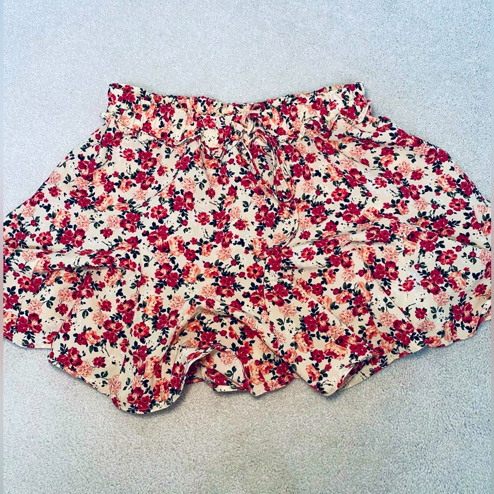 VICI floral ruffle skirt in size small